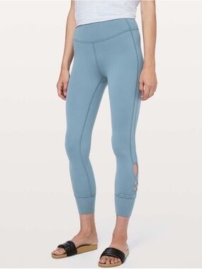 LULULEMON GUC SIZE 6 MELODIC MOVEMENT 7/8/ slate blue